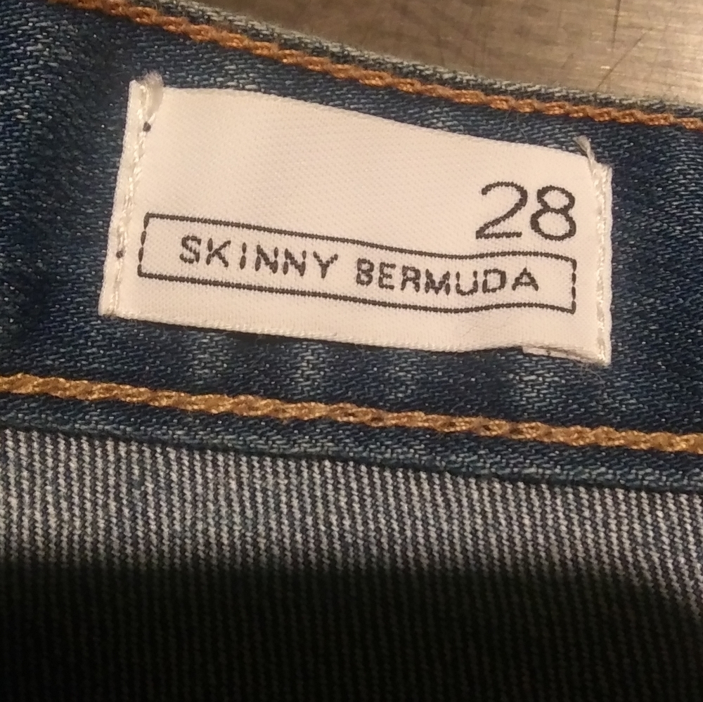 *SOLD* GAP 1969 SKINNY BERMUDA Crop & Roll Denim Shorts - Picture 10 of 13